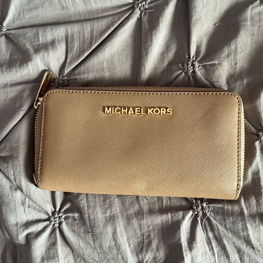 Michael Kors Beige Zip Wallet